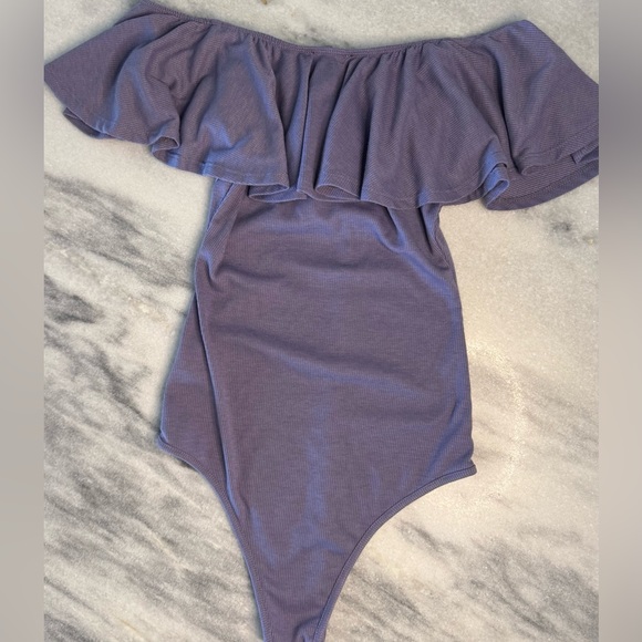 Paperoc Purple Ribbed Off Shoulder Ruffle Bodysuit Size Small - Picture 3 of 5